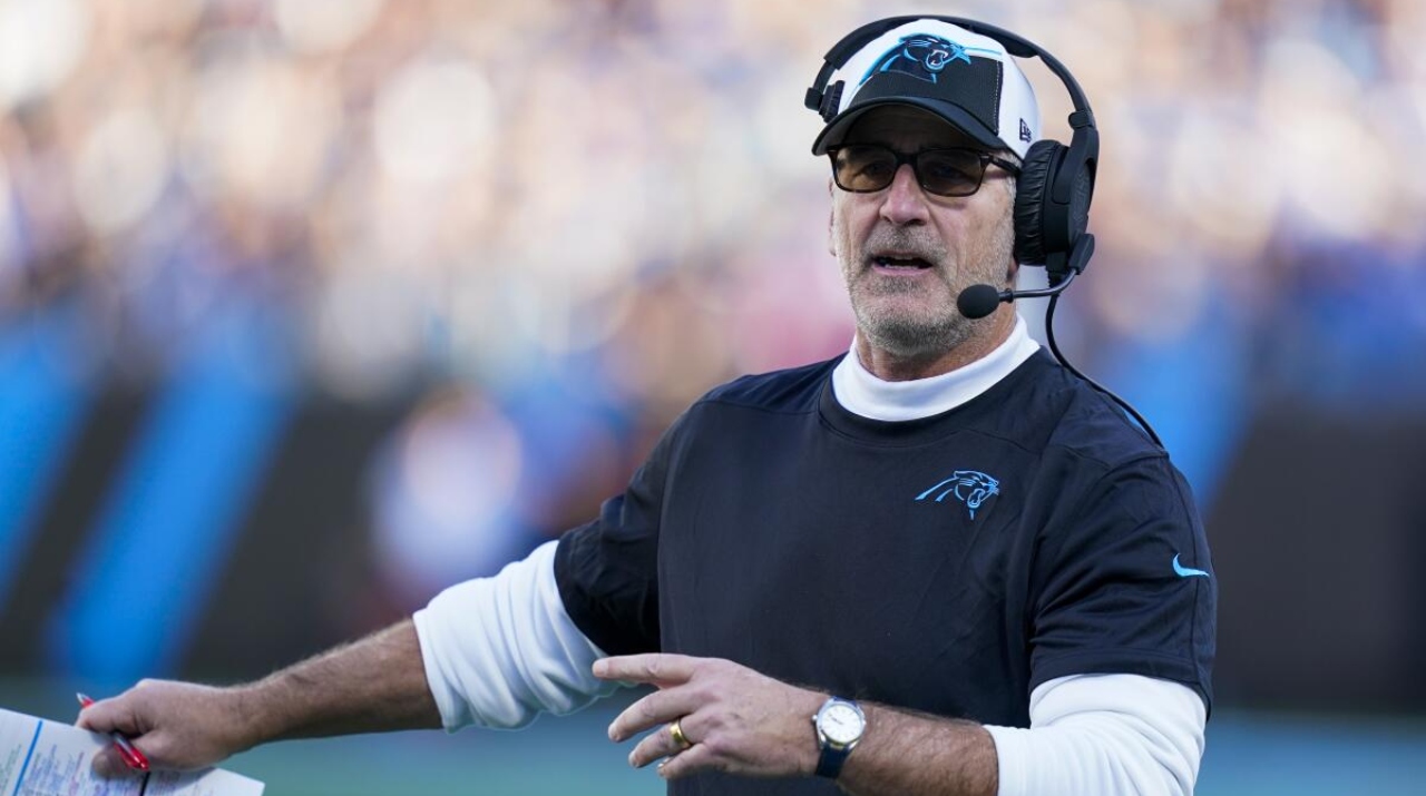 Carolina Panthers despide al HC Frank Reich tras derrota ante Tennessee Titans