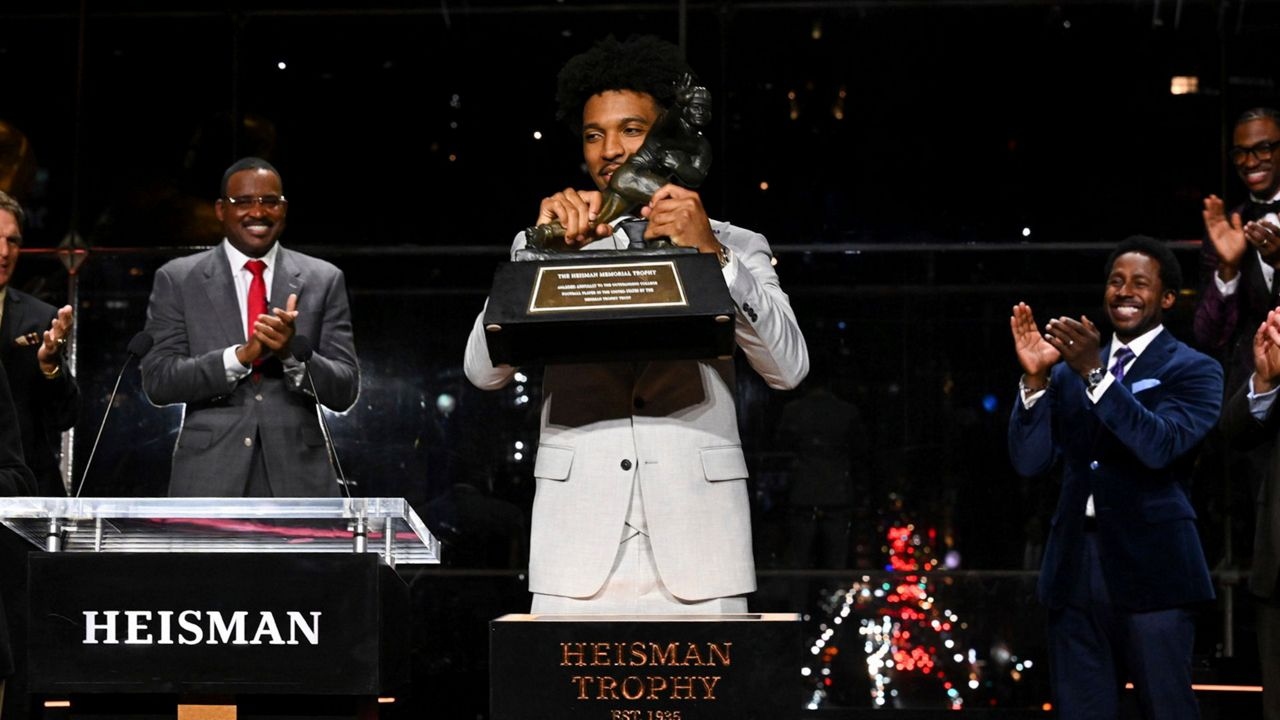 Jayden Daniels, último ganador del Trofeo Heisman, se declara elegible para el NFL Draft 2024