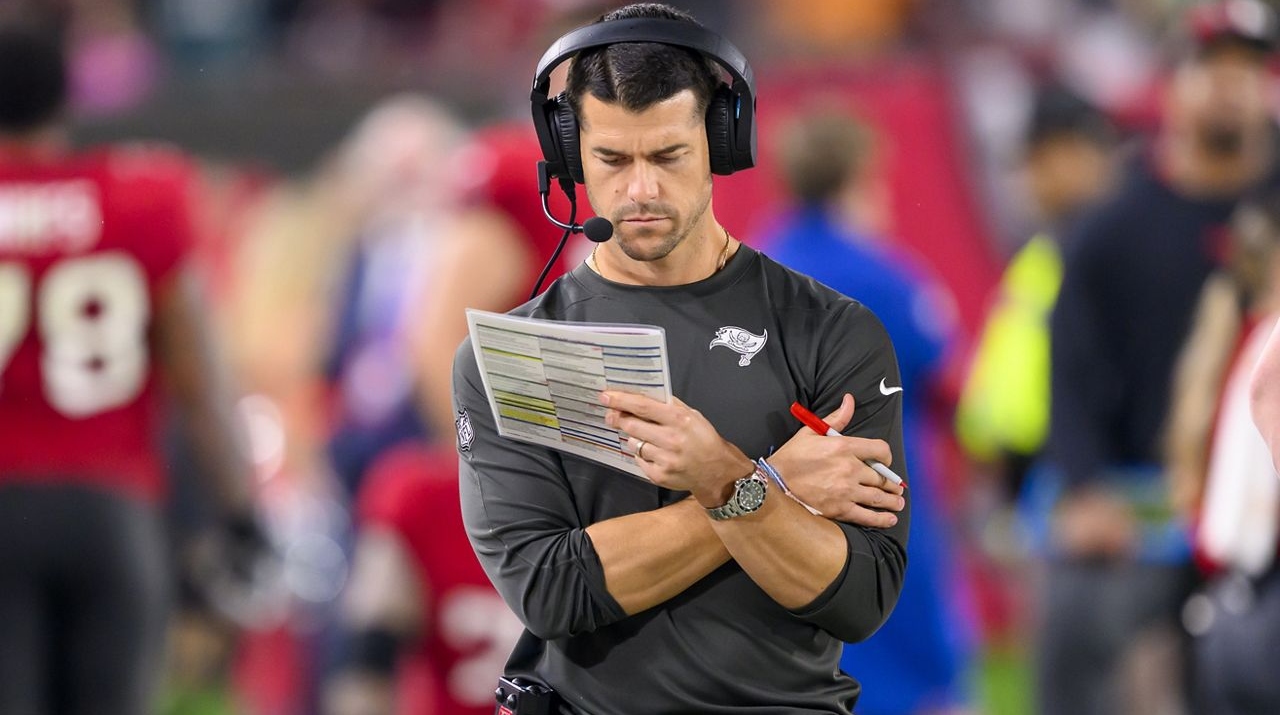 Carolina Panthers le roba entrenador a Tampa Bay Buccaneers para la NFL 2024