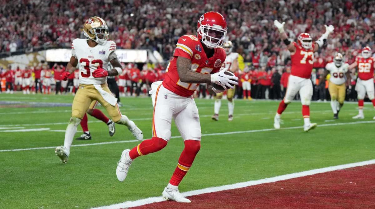 ¡Insólito! Mecole Hardman reveló que una estrella de San Francisco 49ers ayudó a Chiefs a ganar el Super Bowl 2024