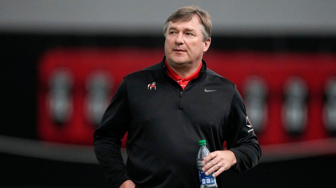 Kirby Smart renueva con Georgia y se convierte en el entrenador mejor pago del College Football