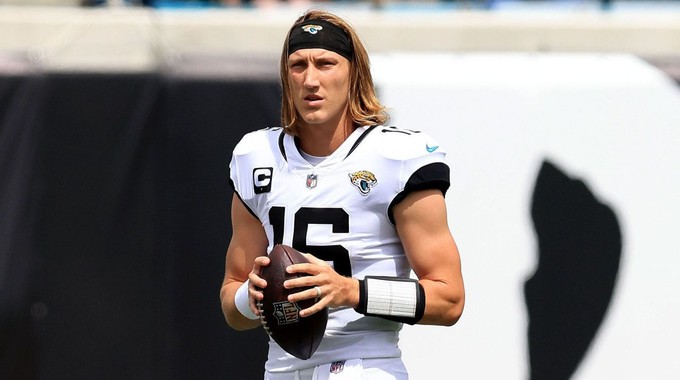 Tua y Prescott, atentos: Nuevo contrato de Trevor Lawrence cambia el mercado para los mariscales