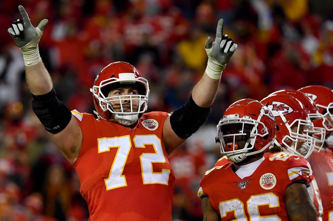 Eric Fisher firma con los Colts