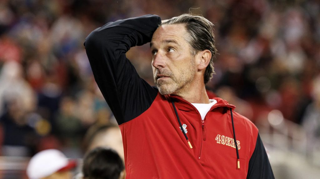 Kyle Shanahan, en medio de una temporada marcada por las lesiones en San Francisco. Foto Newsweek.