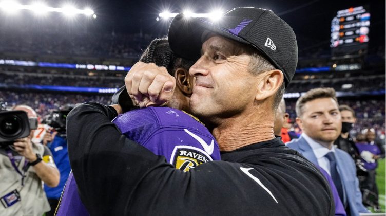 John Harbaugh se quedó sin trabajo (Shawn Hubbard-Baltimore Ravens)
