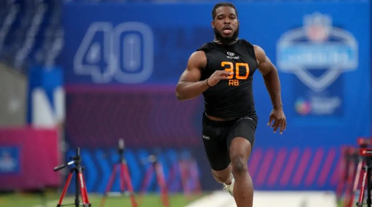 Bhayshul Tuten en la prueba de las 40 yardas( Fotografía: Draftkings Network)