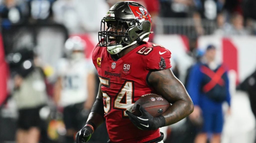 Lavonte David encabezó a los Tampa Bay Buccaneers en 2025, con un total de 114 tackles. Imagen: AP Photo-Jason Behnken