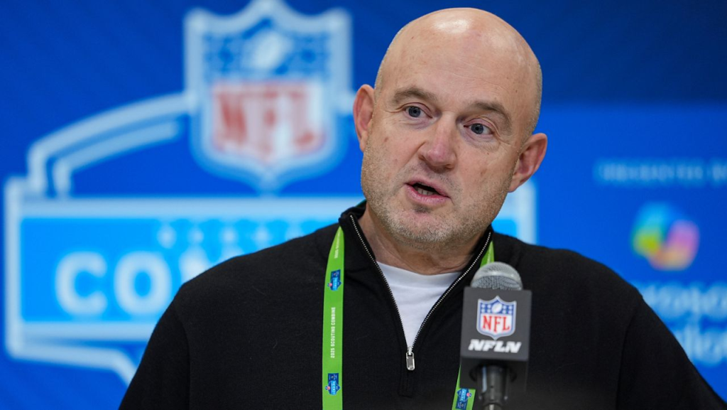 Duke Tobin, general manager de los Cincinnati Bengals, en el Draft Combine 2026 (Fotografía:Spectrum News)