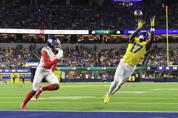 Davante Adams será el motor del juego aéreo de los Rams. Foto: Therams.com